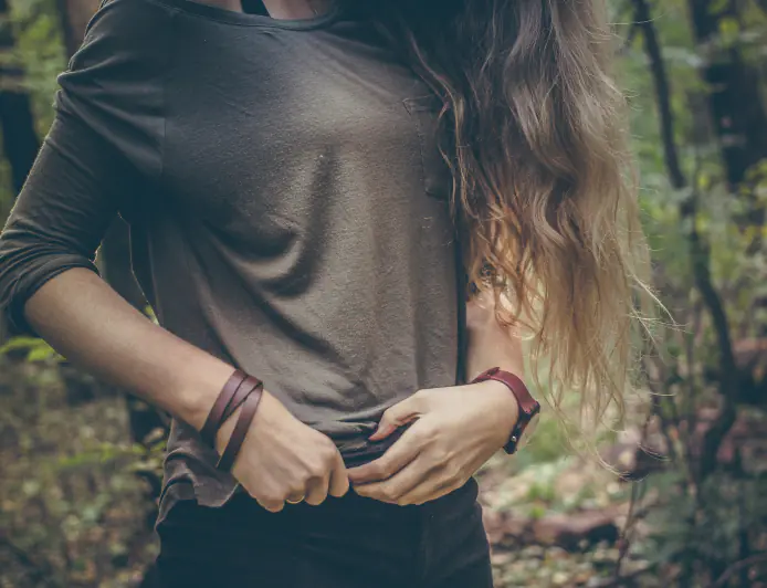 أزياء اللون الداكن لها جاذبية خالدة